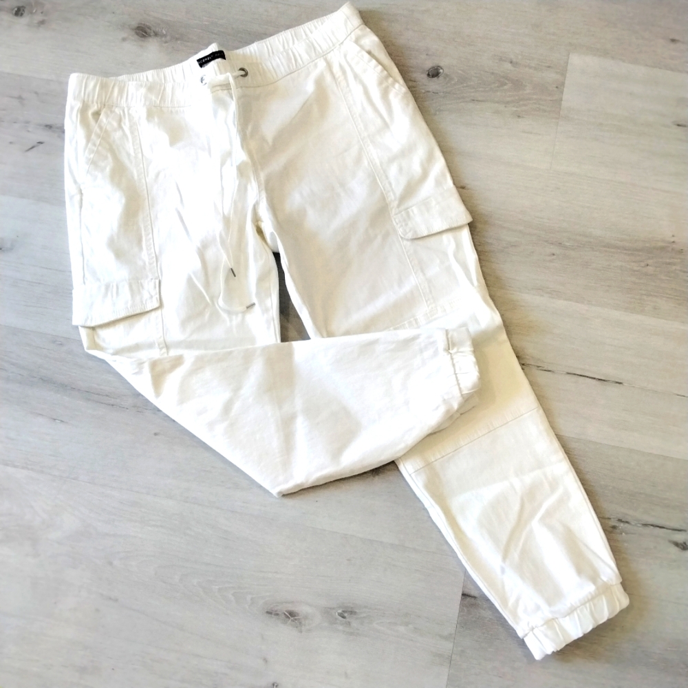 Women's Cream Cargo Pants Nwot